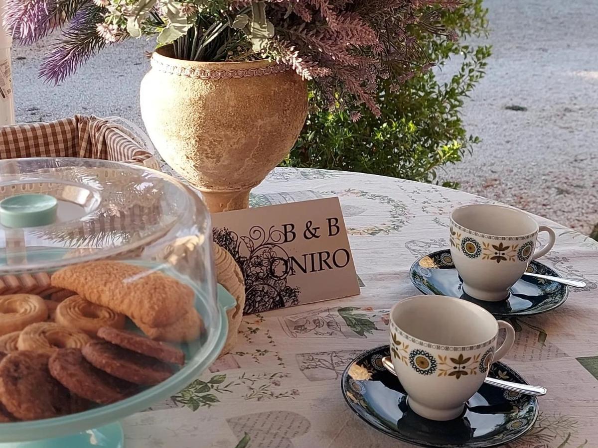 Oniro Specchia Acomodação com café da manhã Exterior foto