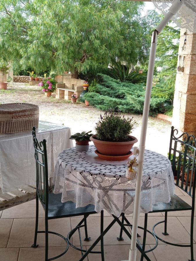 Oniro Specchia Acomodação com café da manhã Exterior foto
